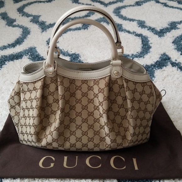 Gucci Handbags - Gucci Sukey Medium Tote Bag